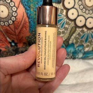 Revolution Hydrating Baking Oil